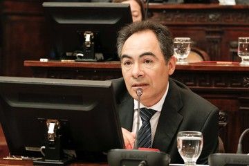 El titular del Ente de Movilidad Provincial, Jorge Teves, dio positivo en un control de alcoholemia en un auto oficial